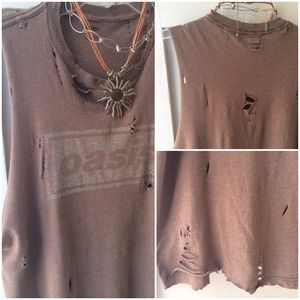 Tops - HP!๐ธ90's Grunge Oasis Muscle Tee Tops - HP!๐ธ90's Grunge Oasis Muscle Tee