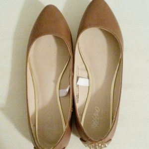 Sold on vinted. Cognac flats