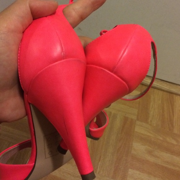**Reduced Hot Pink Heels** - Picture 2 of 4