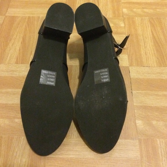 Black shoes - Picture 3 of 4