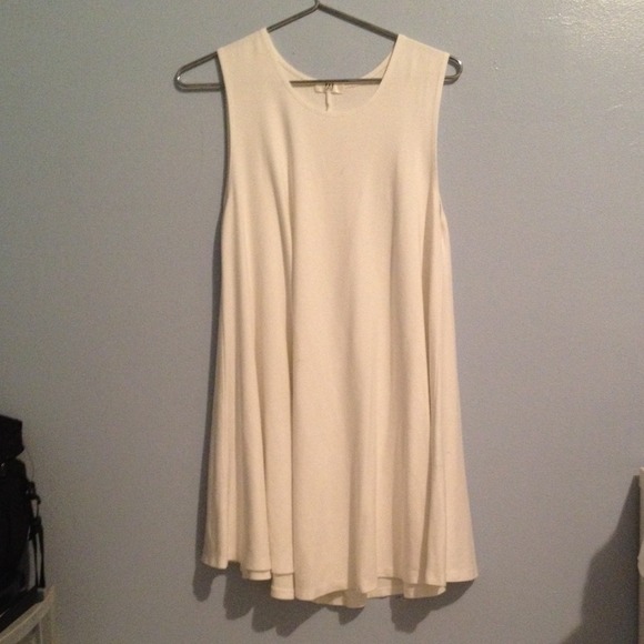 Brandy Melville Alena Dress