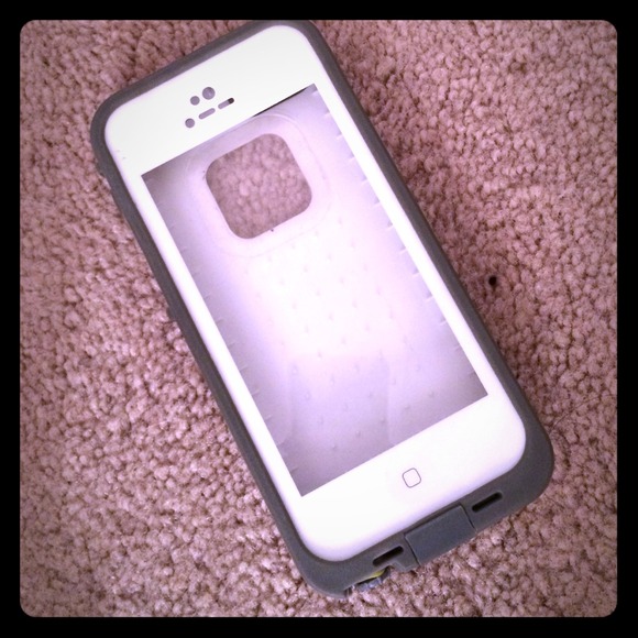 Lifeproof case Iphone 5/5s ⭕️price reduced⭕️