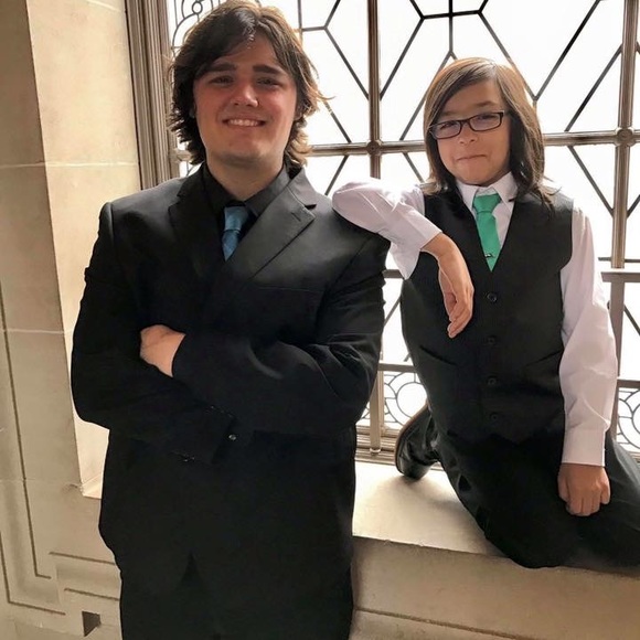 🌸Meet Your Seller/Buyer🌸 - Picture 5 of 8