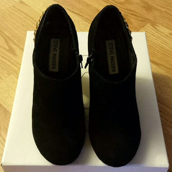 *SOLD* Steve Madden suede booties (size 7) - Picture 2 of 4