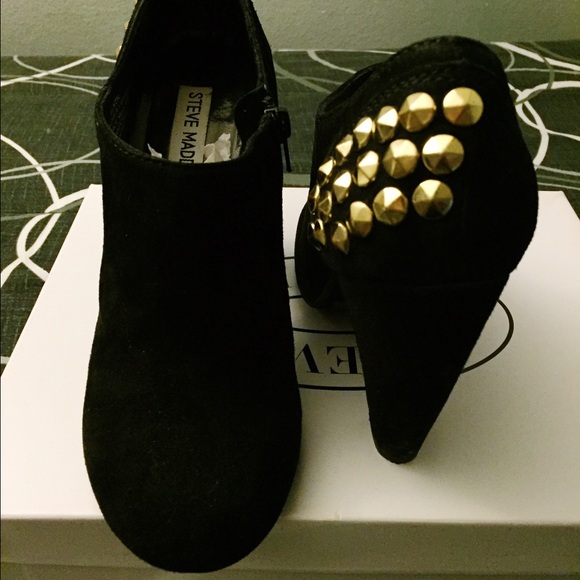 *SOLD* Steve Madden suede booties (size 7) - Picture 4 of 4