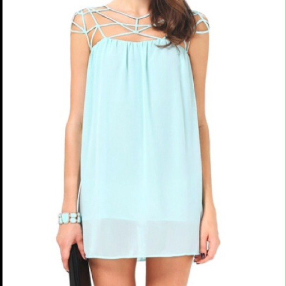 🎉HP 7/8 "City Chic"Mint cage neckline shift dress