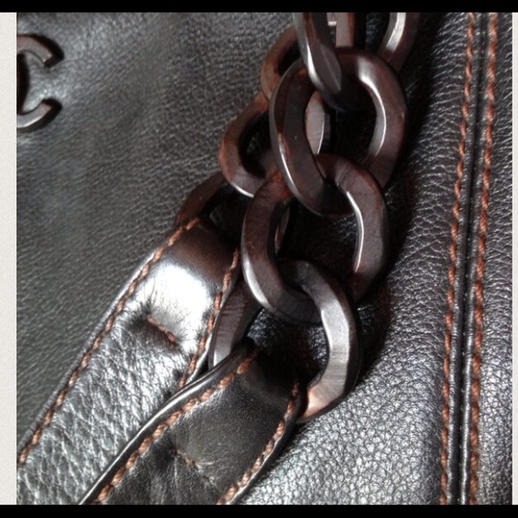 More pics of Chanel Tote!