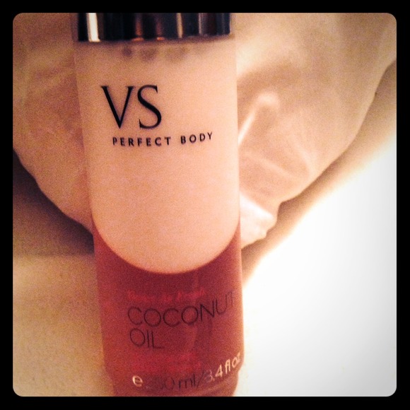 💥VS SILKENING BODY WASH💥