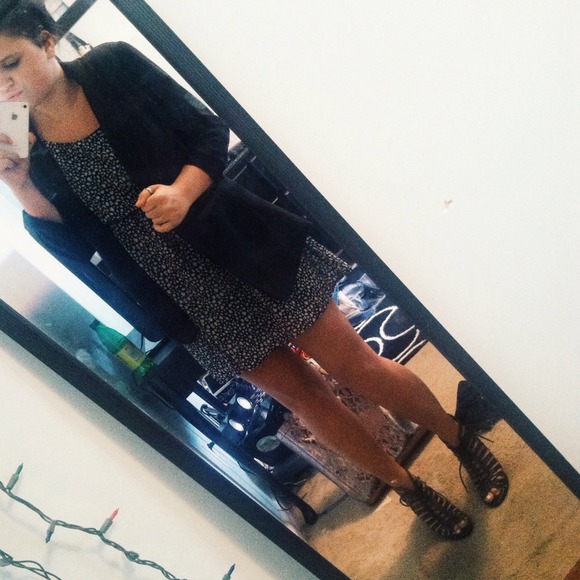 Perfect black & white dress!