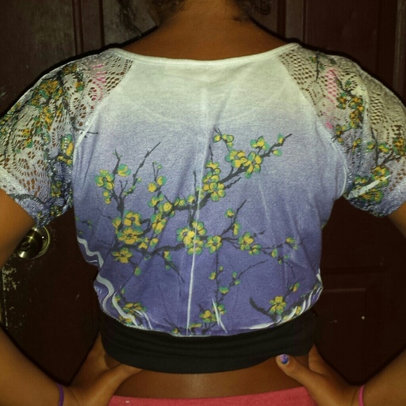Crop top - Picture 2 of 2