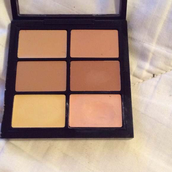 SOLD-----------Mac concealer - Picture 2 of 3