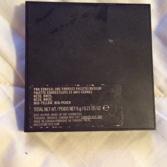 SOLD-----------Mac concealer - Picture 3 of 3