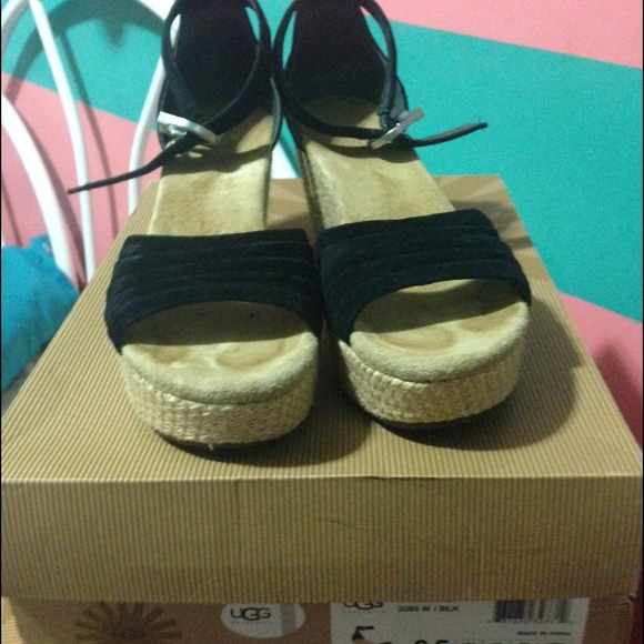 Ugg sandals!!