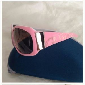 PINK GUESS SUNGLASSES!