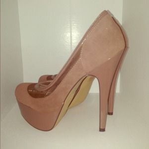 Blush platform pump
