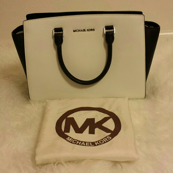 🚫SOLD🚫 "Selma" large textured-leather tote