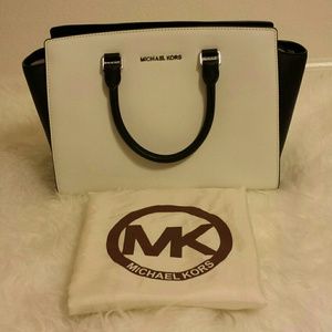 🚫SOLD🚫 "Selma" large textured-leather tote