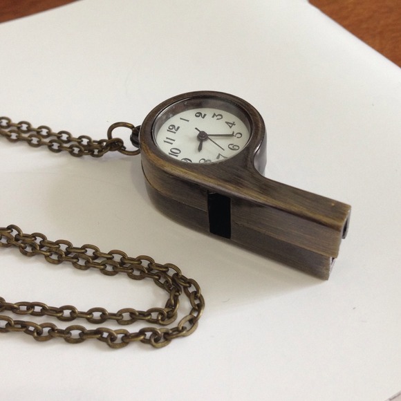 Whistle clock necklace - Picture 2 of 3