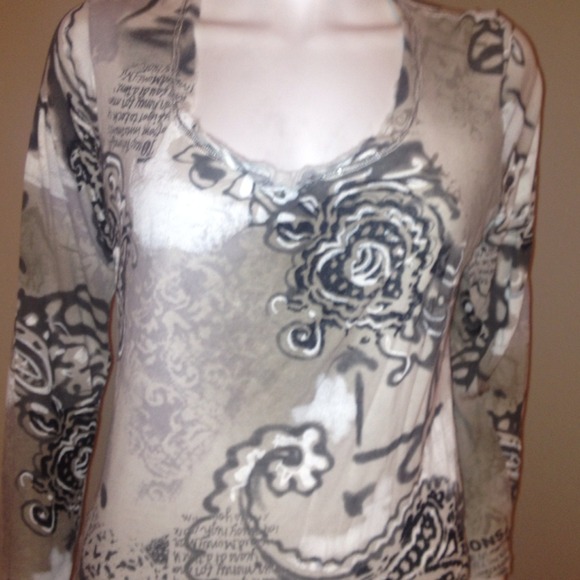 Top - Picture 2 of 4