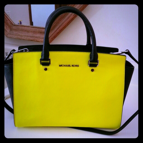 Authentic Michael Kors Colorblock Selma