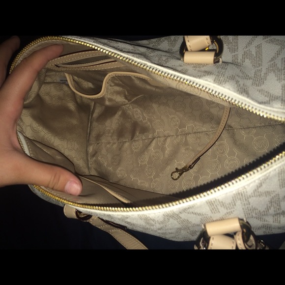 Michael kors purse - Picture 1 of 4