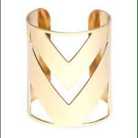 CC SKYE Chevron Cuff