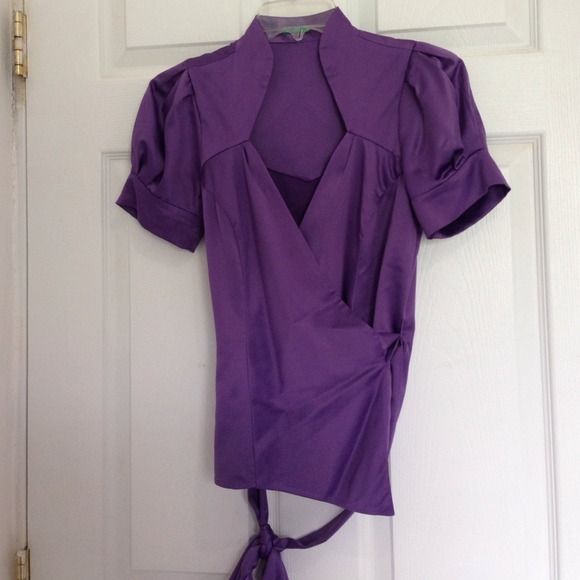 United Colors of Benneton wrap top