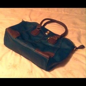 Brand new faux leather shoulder bag emerald