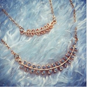 NEW beautiful leaf choker/necklace & ring bundle