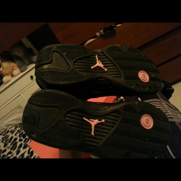 Jordan 14s Size 7 women/ 5.5y - Picture 2 of 4