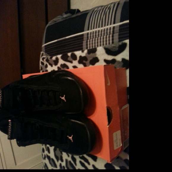 Jordan 14s Size 7 women/ 5.5y - Picture 4 of 4