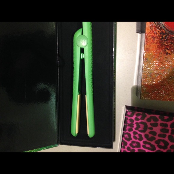 100% solid ceramic straightener pink red and gee