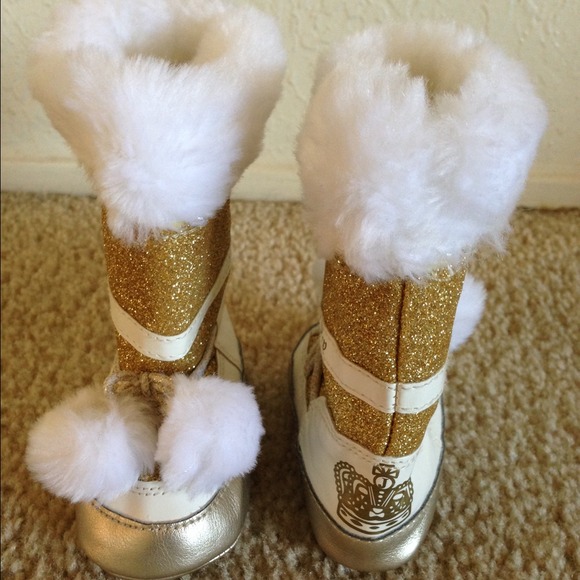 Juicy Couture infant winter boots