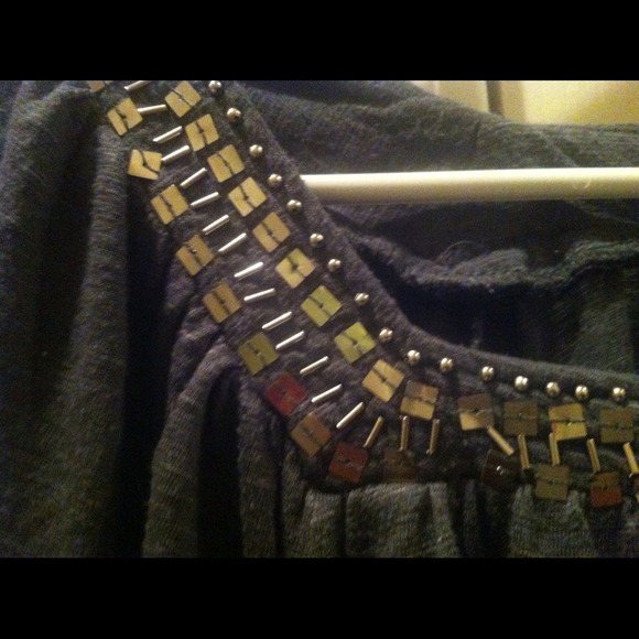 Top - Picture 2 of 2