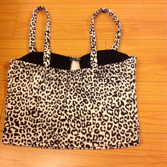 Black and white cheetah print crop top - Picture 2 of 2