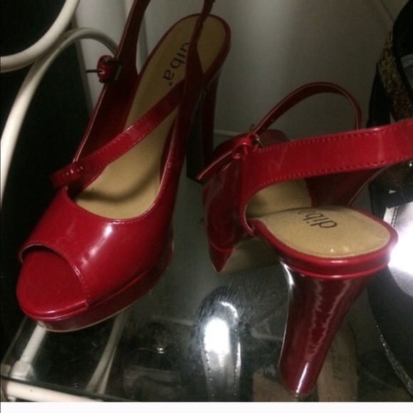 Red heels - Picture 4 of 4