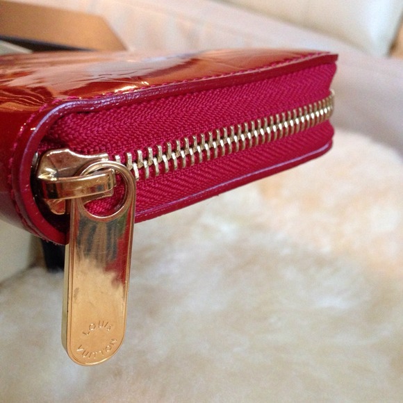 Louis Vuitton Vernis Zippy Wallet๐ Pomme D'Amour - Picture 3 of 4