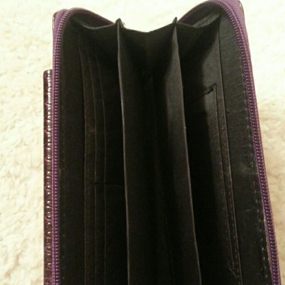 Purple wallet with phone holder (NEVER USED) - Picture 3 of 3