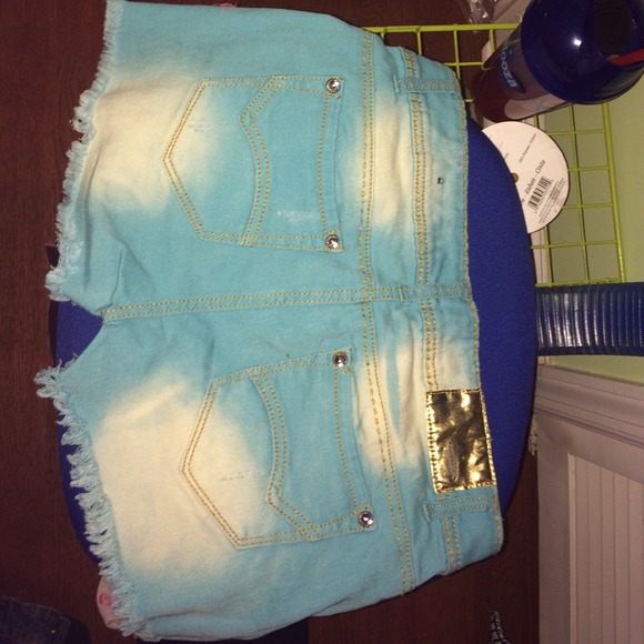 Dollhouse shorts - Picture 2 of 2
