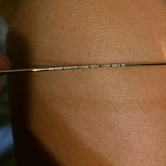 Ray Ban Aviators - Picture 3 of 3