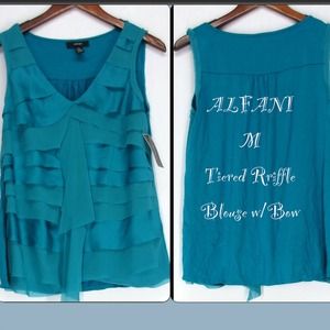 NWT HOLIDAY POP! Alfani ruffles and bow