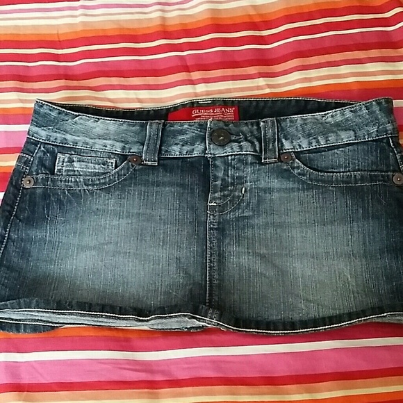Guess mini skirt