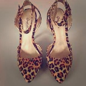 Leopard Pumps