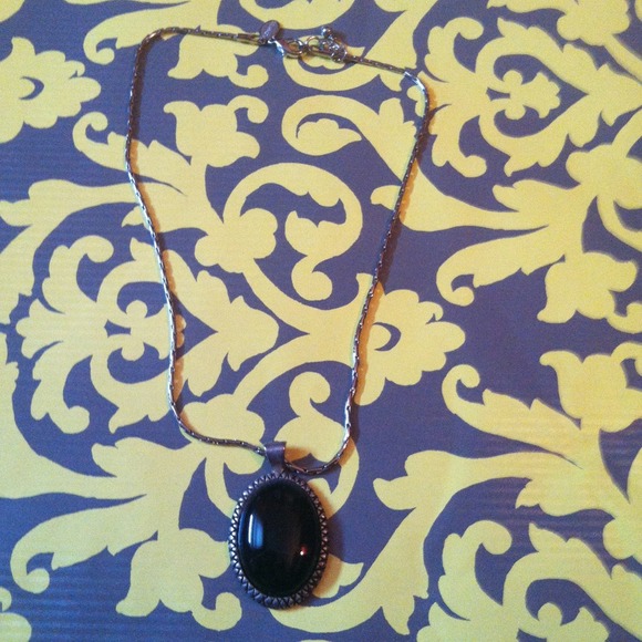 Oval shaped black stones necklace