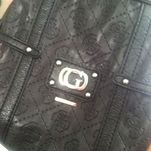 GUESS crossbody purse!