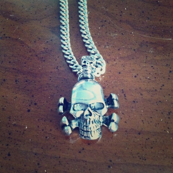 Skull necklace