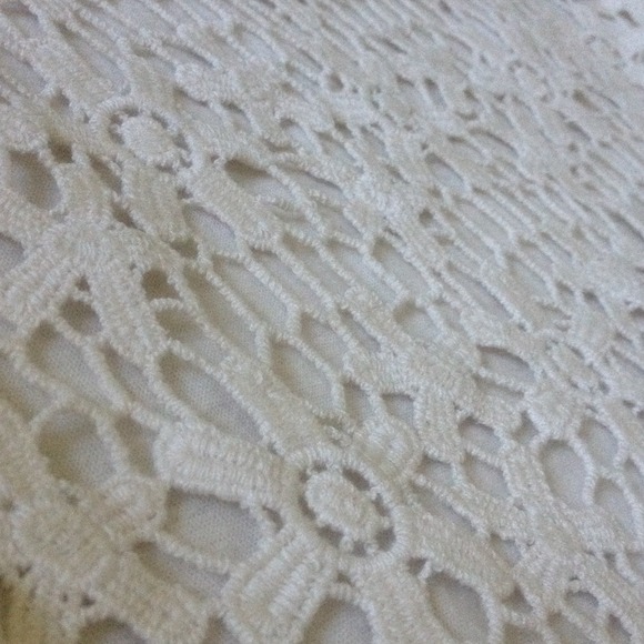 Lace flower tank - Picture 2 of 4