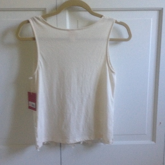 Lace flower tank - Picture 4 of 4