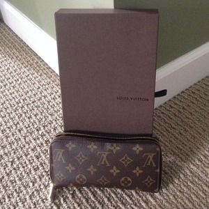 Authentic Louis Vuitton Speedy wallet.