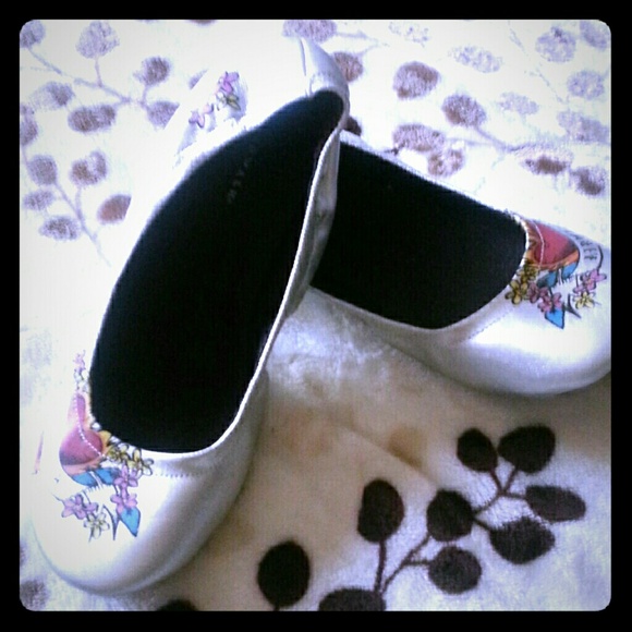 Tattoo grunge style flats